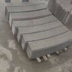 安庆芝麻白弧形路牙石