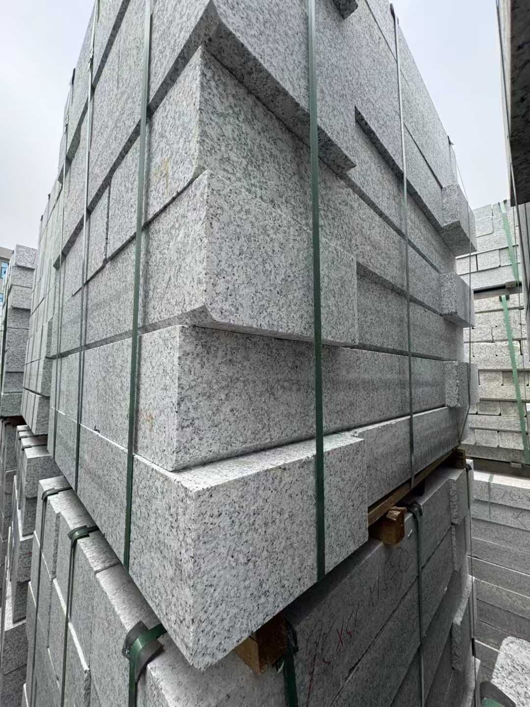 安庆芝麻白路牙石 马路牙子