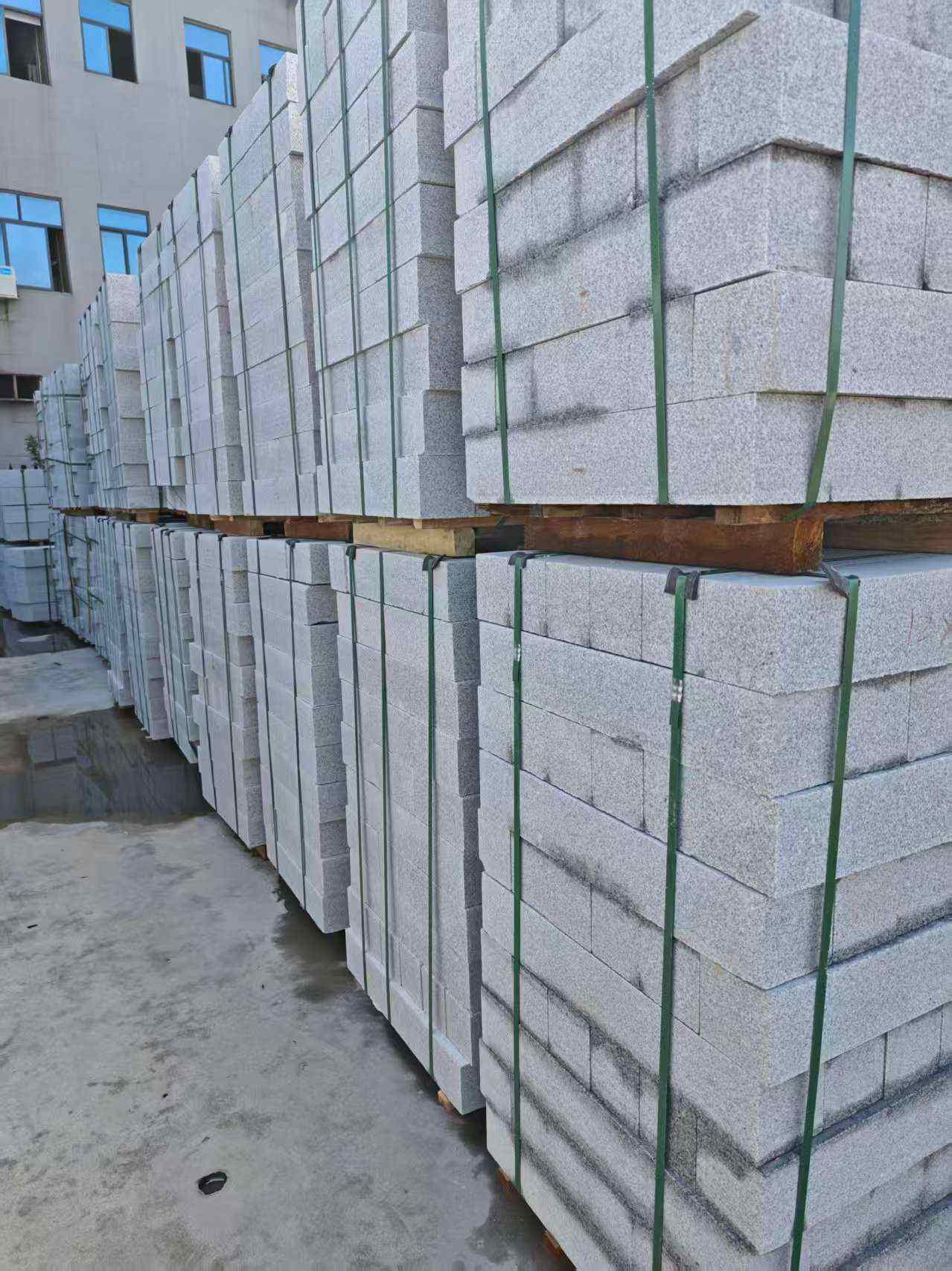 安庆芝麻白路牙石，路侧石