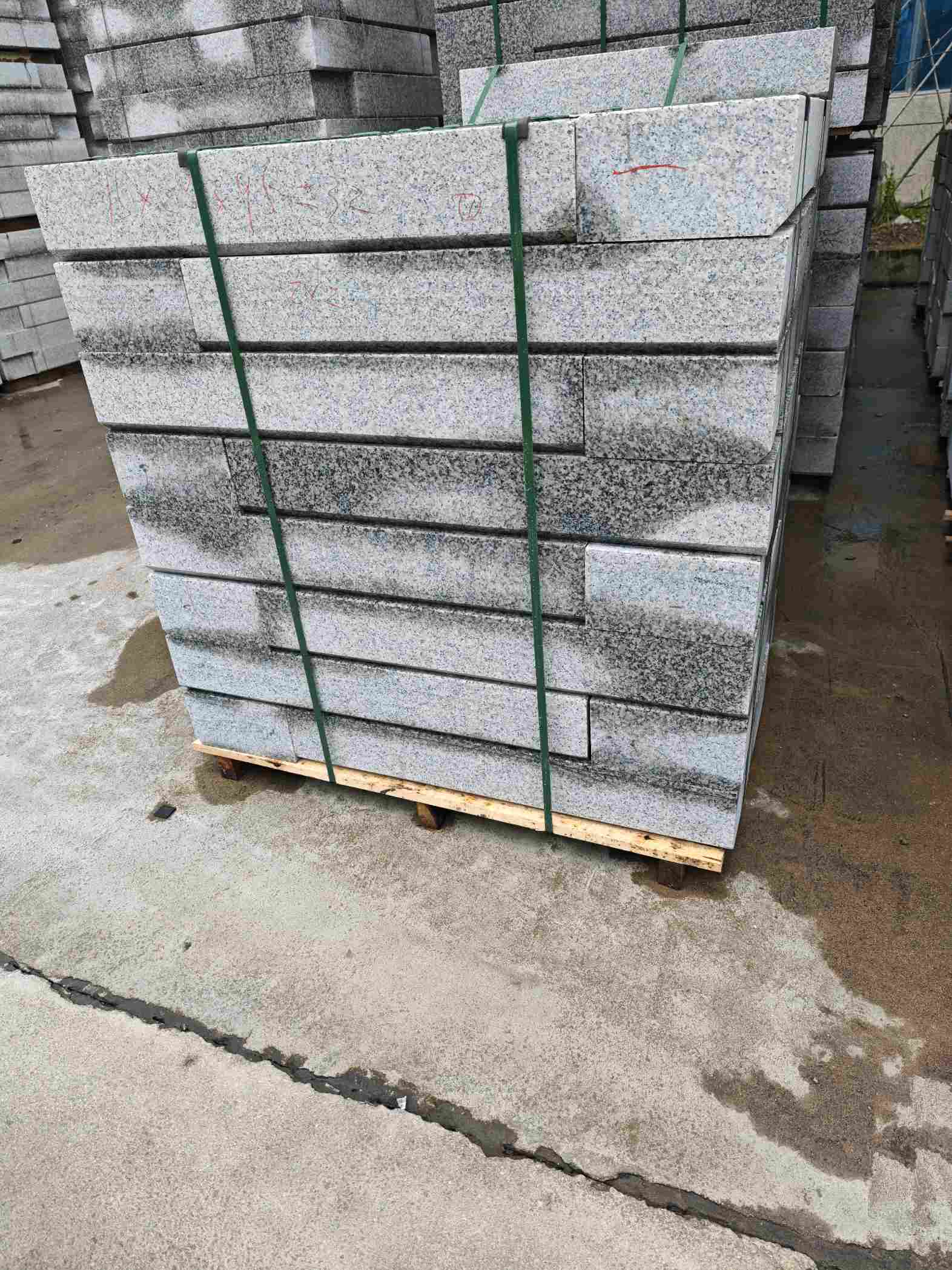 安庆芙蓉白路牙石，马路牙子